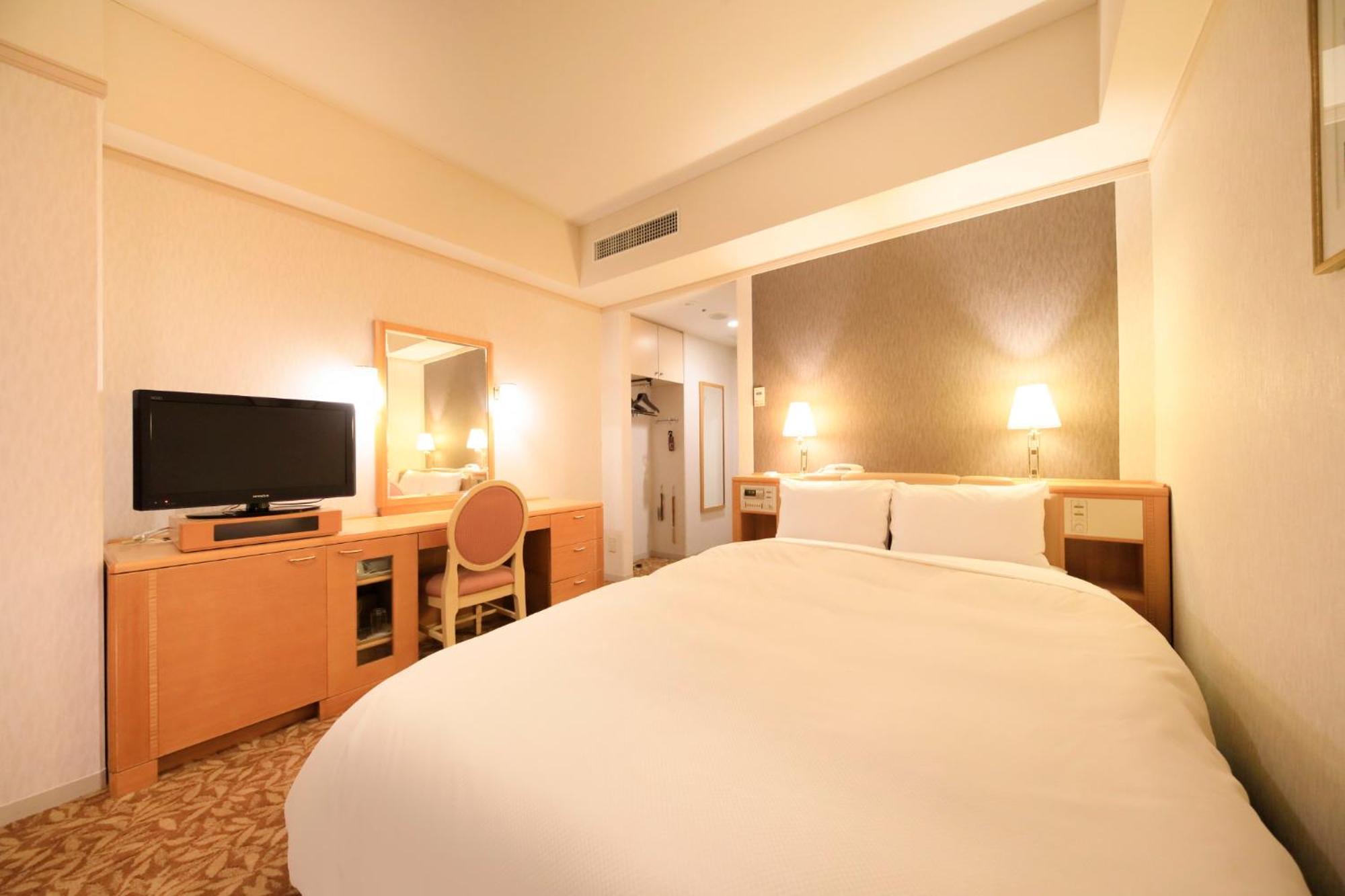 Crest Hotel Kashiwa Buitenkant foto